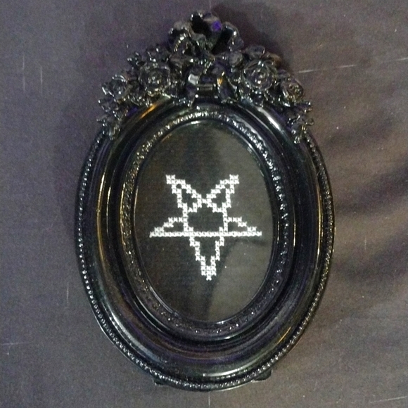 Unique eclectic art - Picture 1 of 6